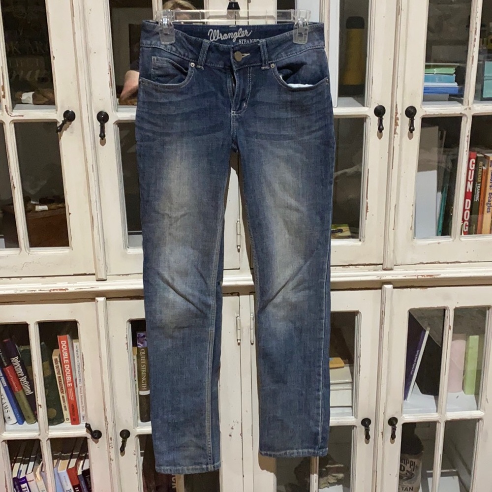 NWOT Wrangler Straight Leg Size 1/2 x 32